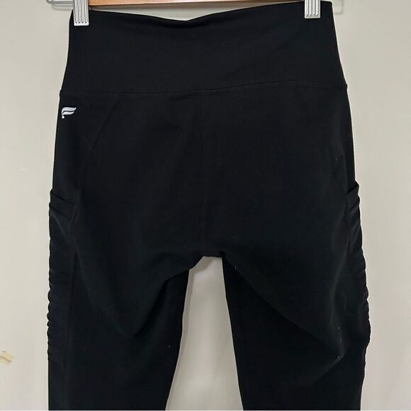 Fabletics Black Capri Leggings Sides Pockets - Picture 7 of 10